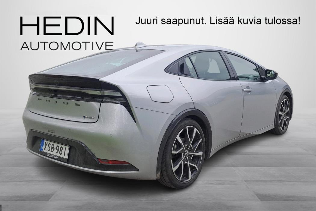 TOYOTA Prius Plug-in 2023
