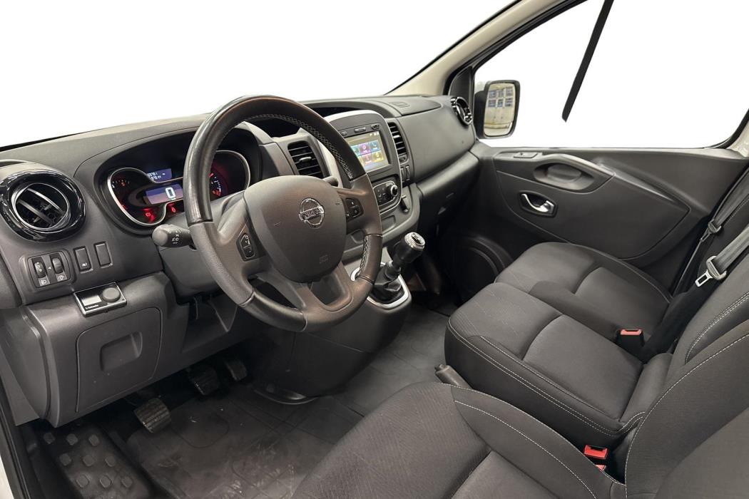 Nissan NV300 2021