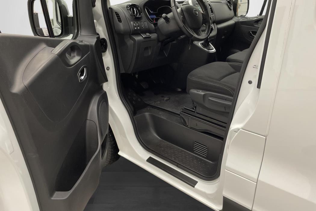 Nissan NV300 2021
