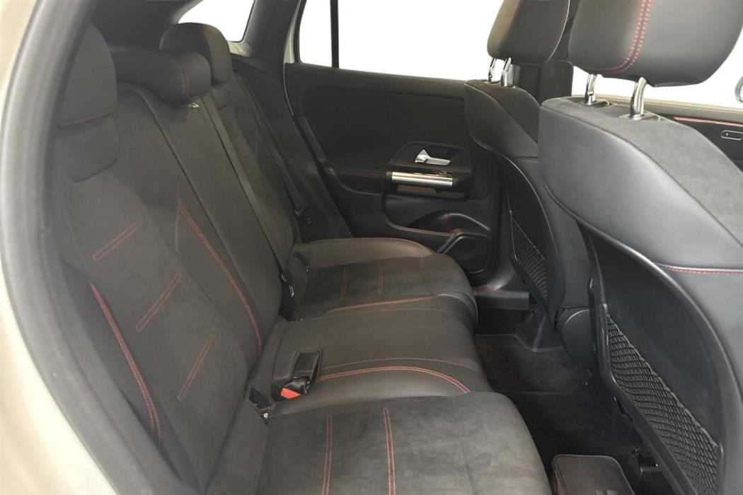 Mercedes-Benz GLA 2023