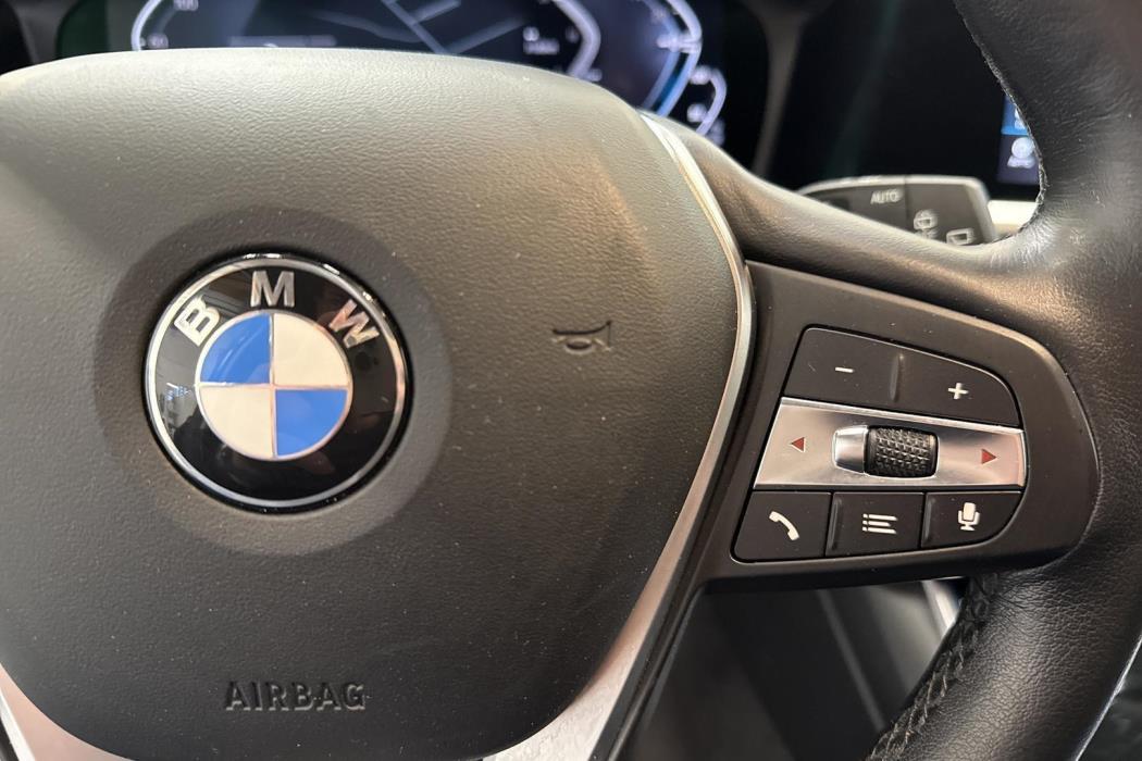 BMW 330 2021