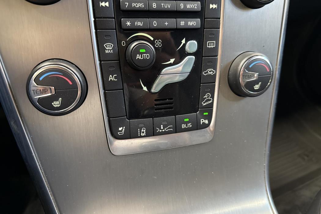 VOLVO XC60 2012