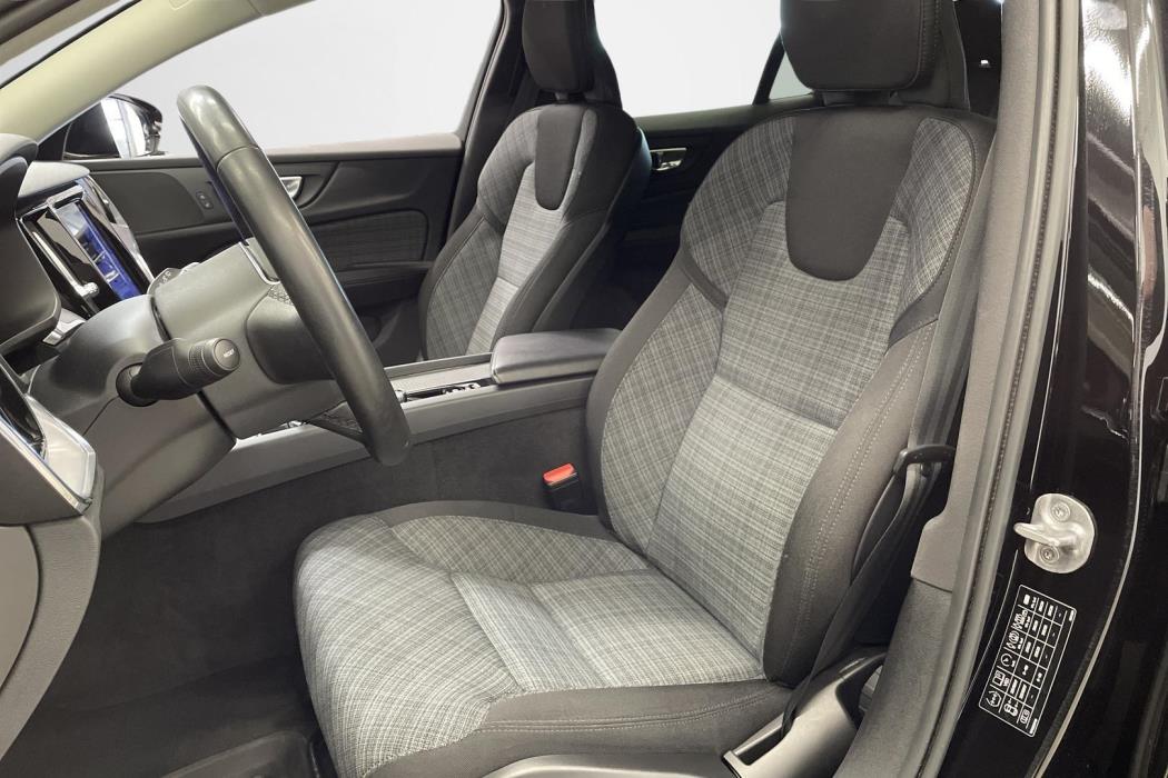 VOLVO V60 2022