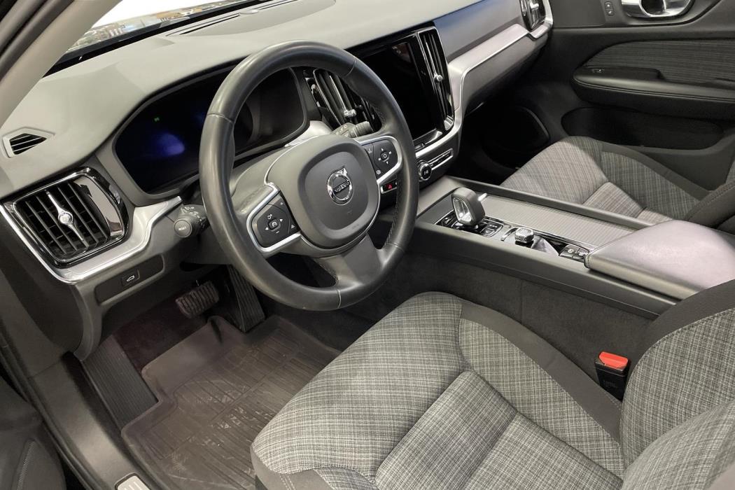 VOLVO V60 2022