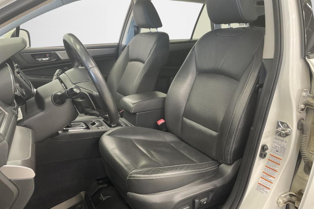 SUBARU OUTBACK 2015