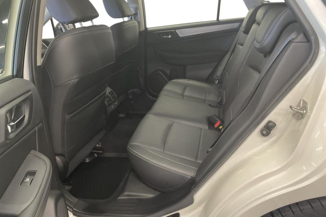 SUBARU OUTBACK 2015