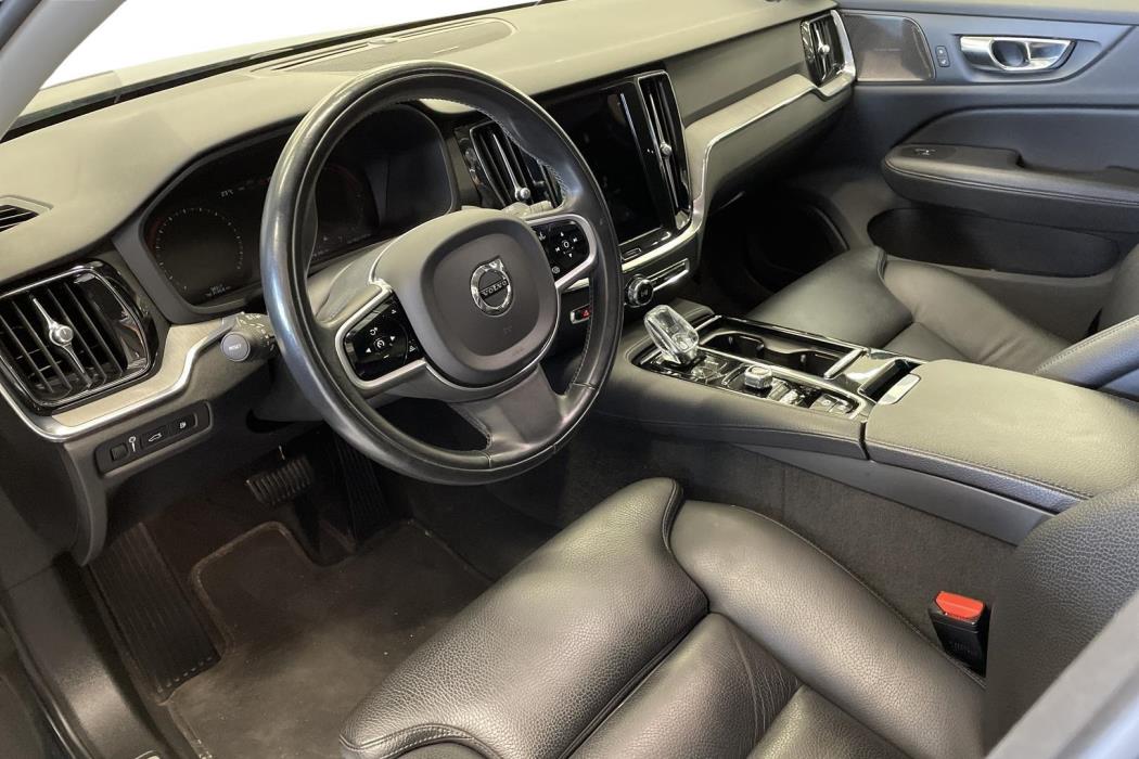 VOLVO V60 2021