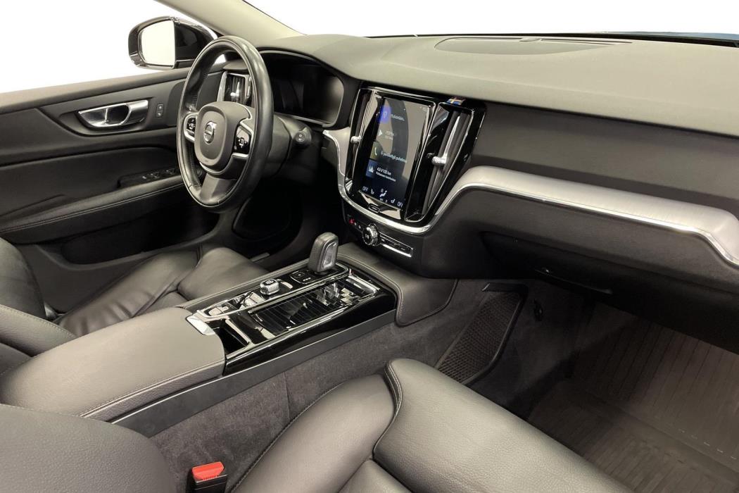 VOLVO V60 2020