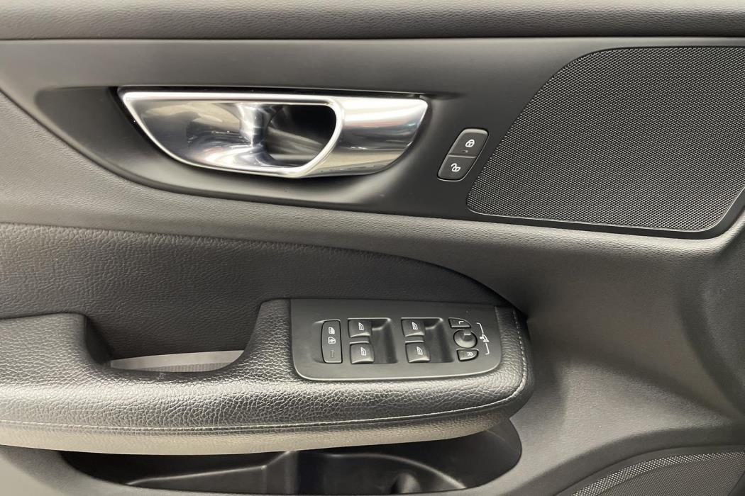 VOLVO V60 2020