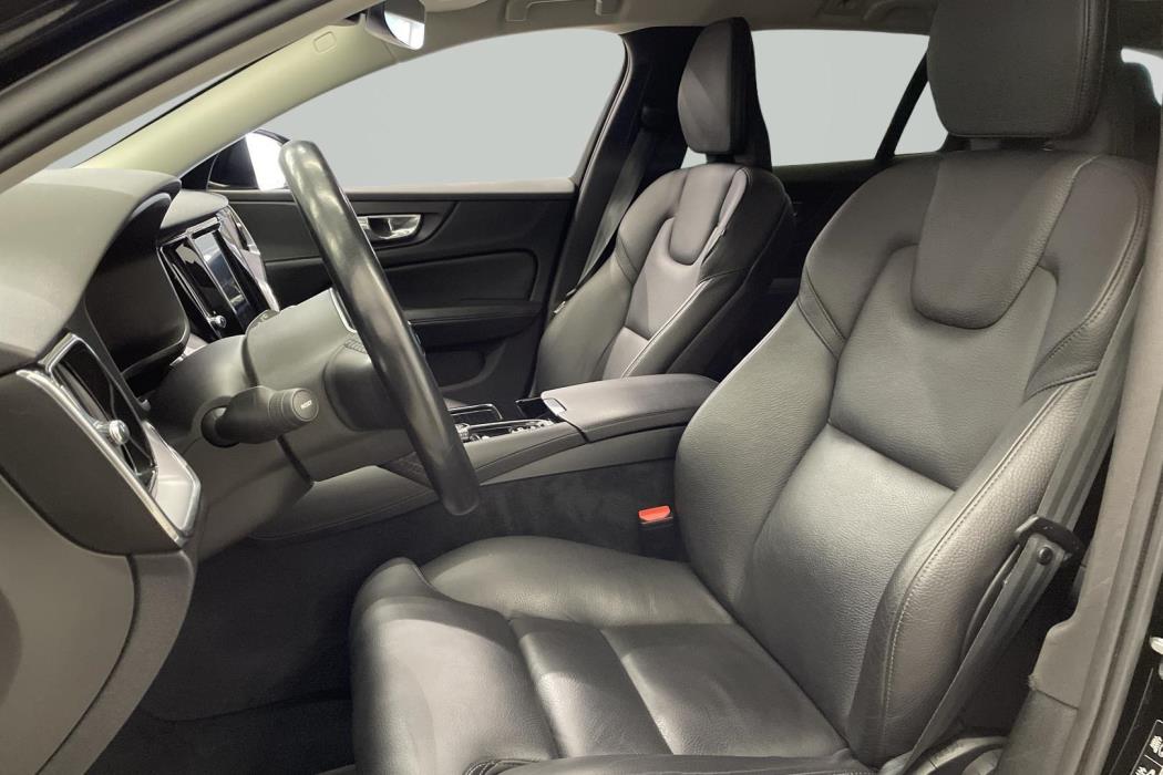 VOLVO V60 2020