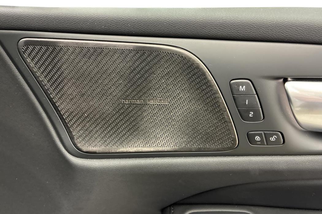 Volvo V60 2024