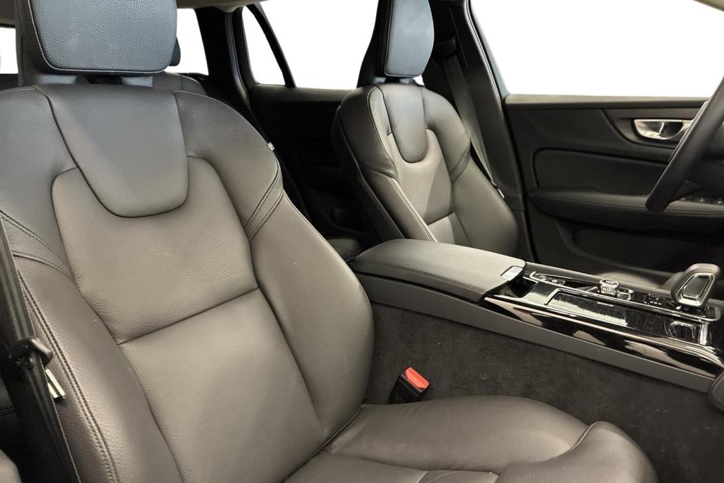 Volvo V60 2024