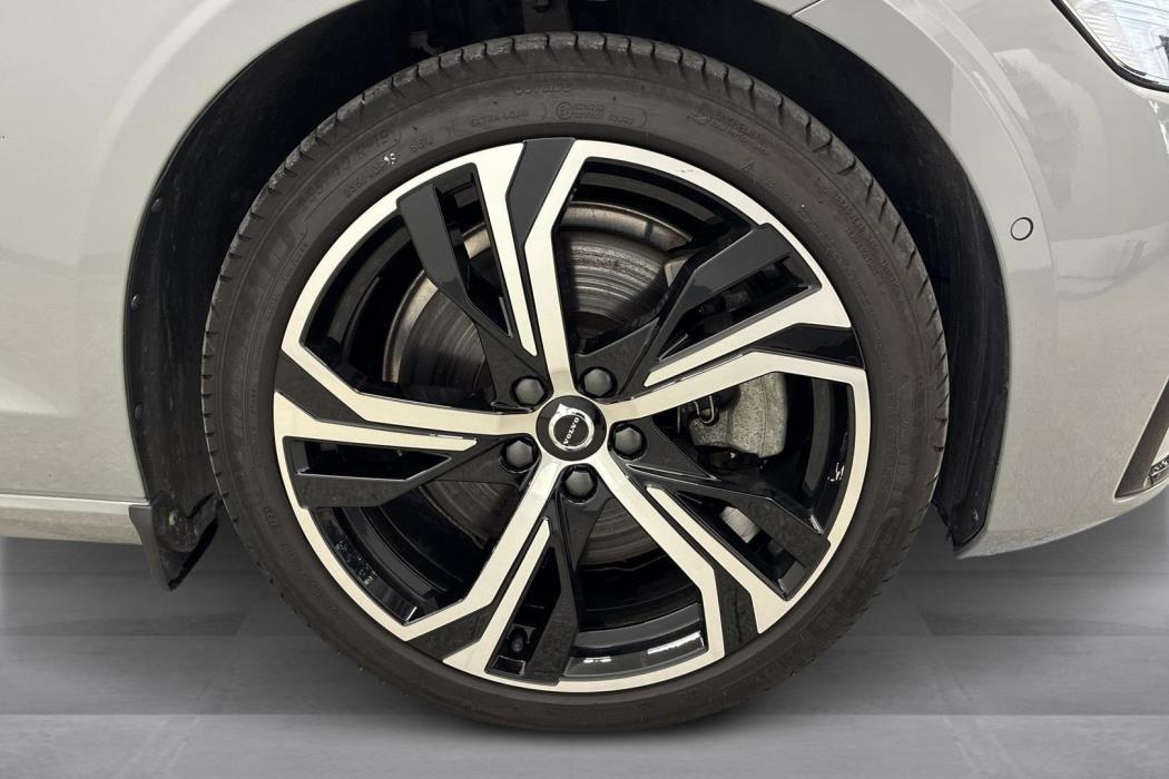 Volvo V60 2024