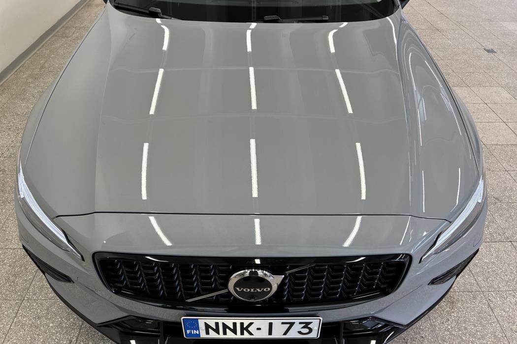 Volvo V60 2024