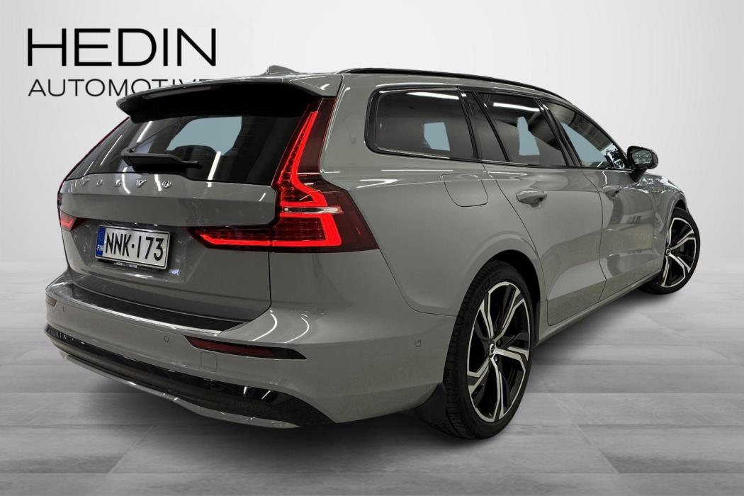 Volvo V60 2024