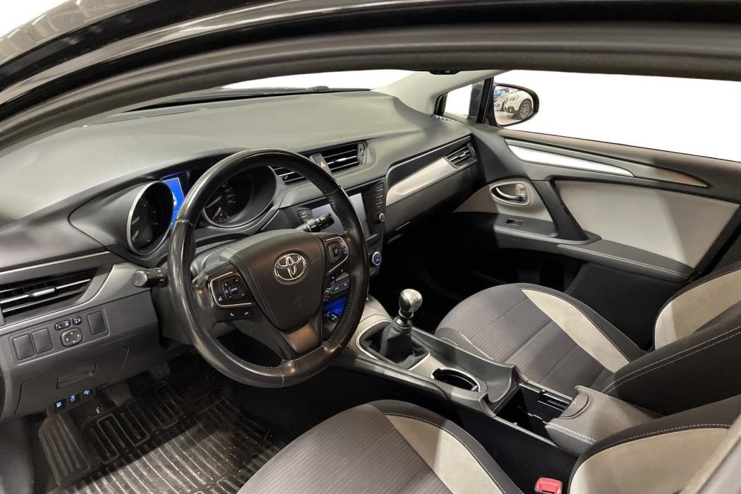 Toyota Avensis 2016