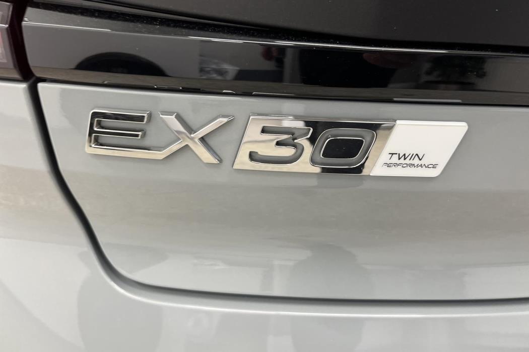VOLVO EX30 2025