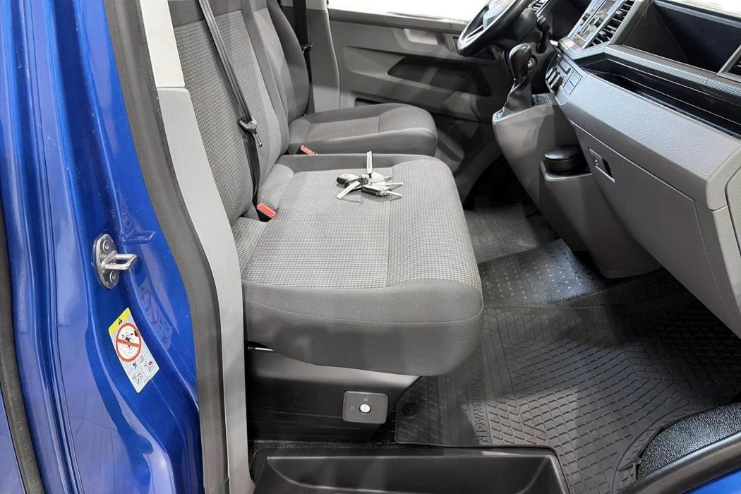 VOLKSWAGEN TRANSPORTER 2020
