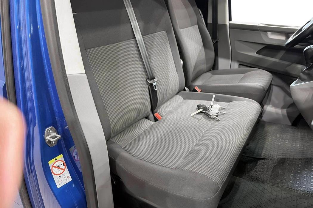 VOLKSWAGEN TRANSPORTER 2020