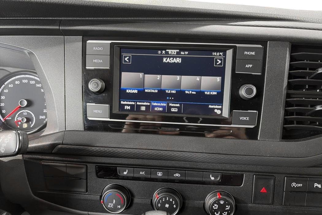 VOLKSWAGEN TRANSPORTER 2020