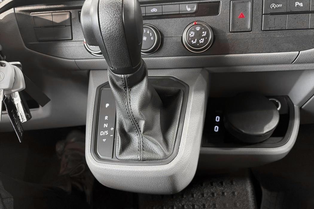 VOLKSWAGEN TRANSPORTER 2020