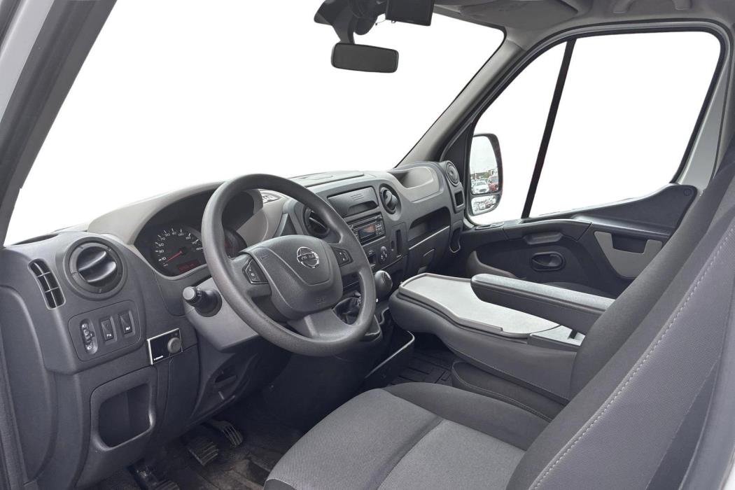 Nissan NV400 2018