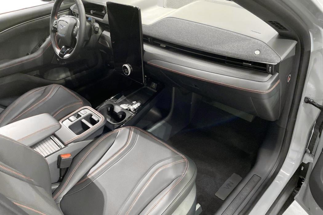 Ford Mustang Mach-E 2025