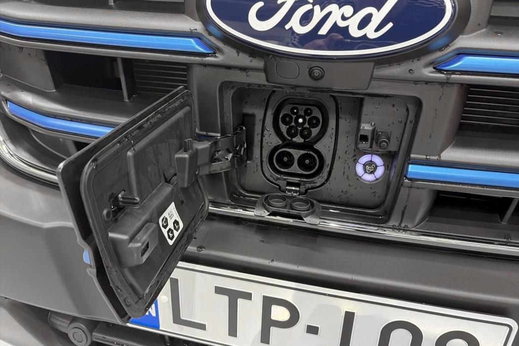 FORD TRANSIT 2025