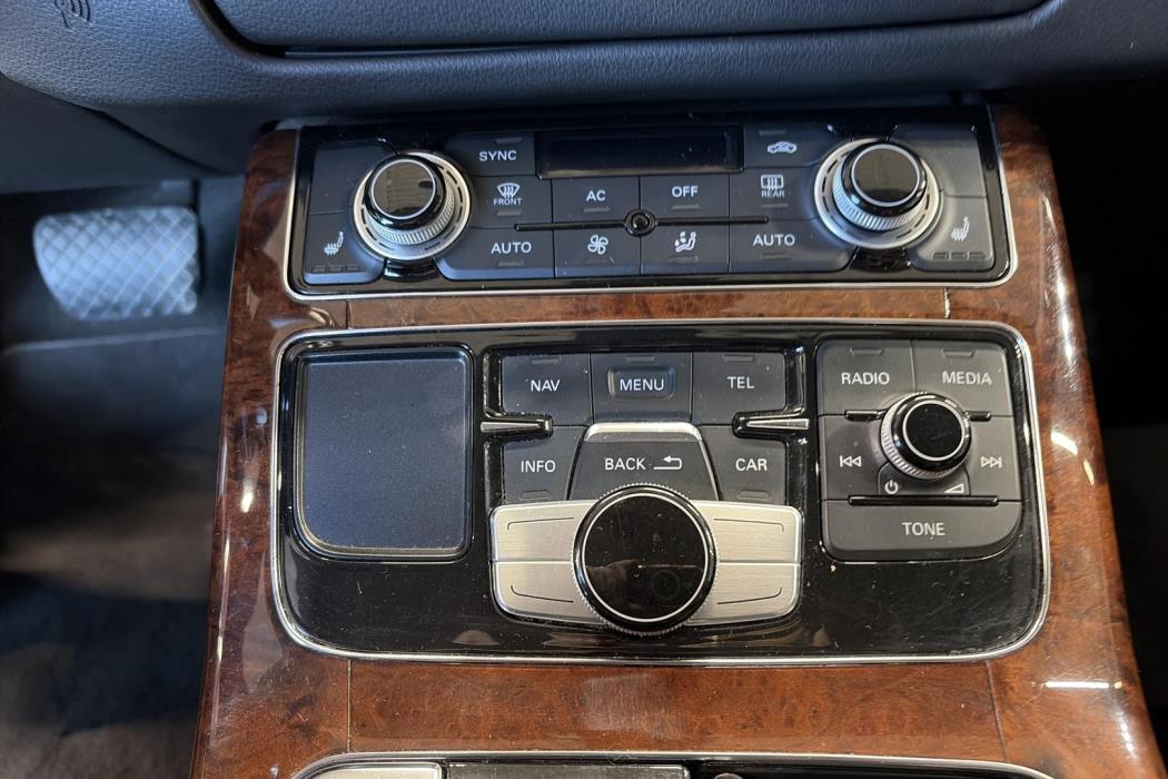 Audi A8 2012