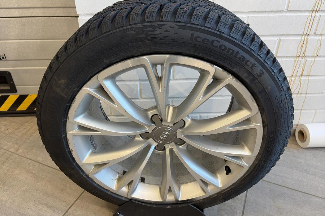 Audi A8 2012