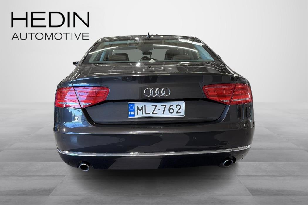 Audi A8 2012