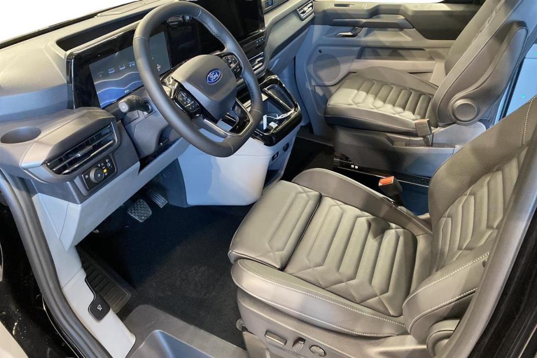 Ford Tourneo Custom 2026