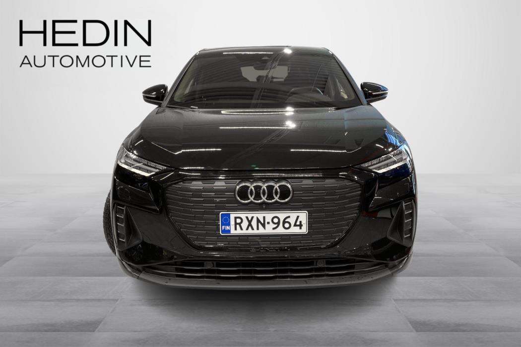 AUDI Q4 e-tron 2024