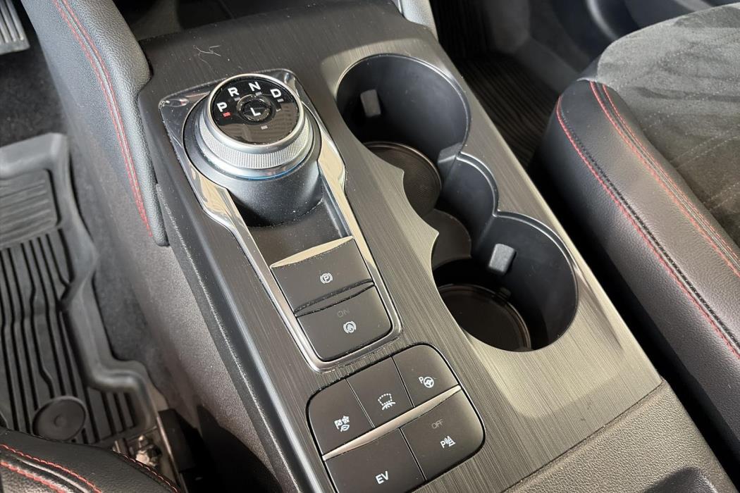 FORD Kuga 2023