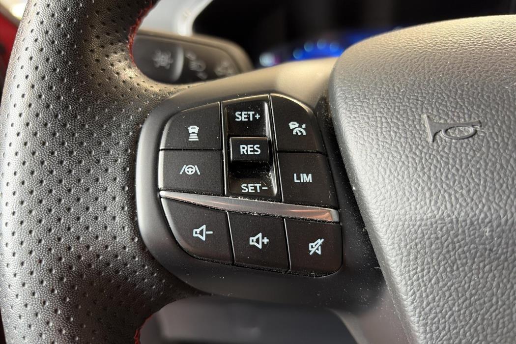 FORD Kuga 2023