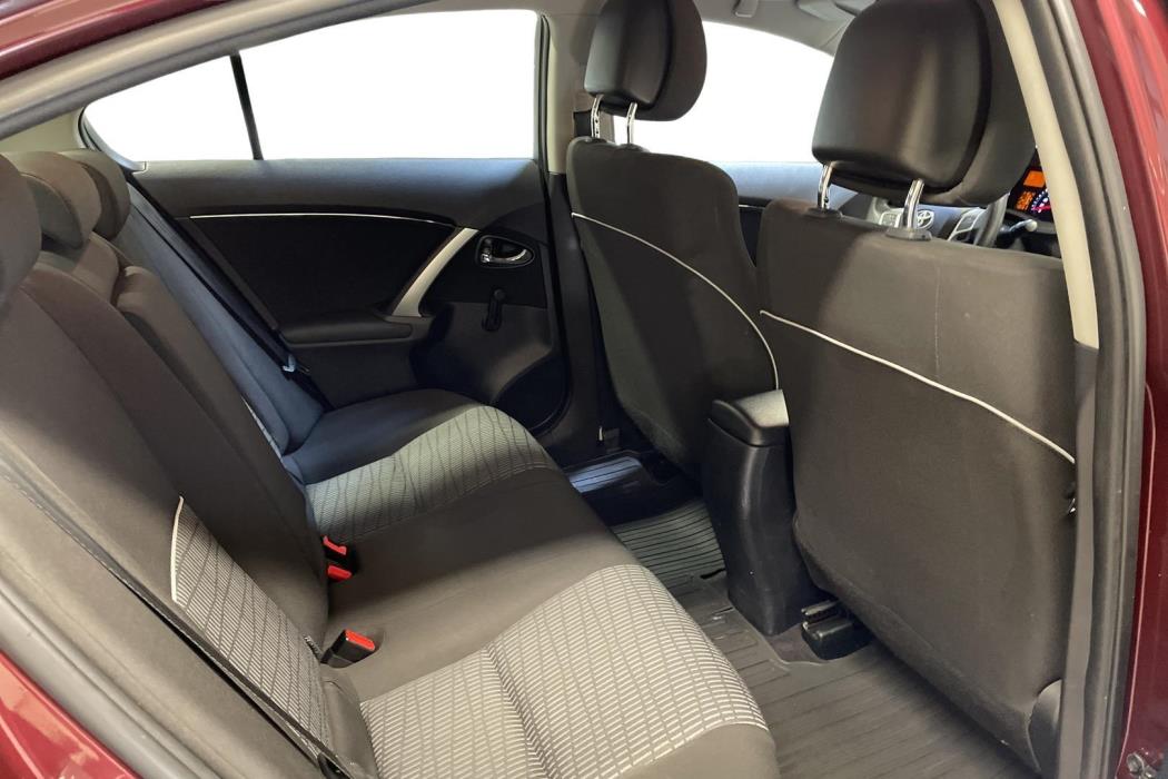 Toyota Avensis 2012