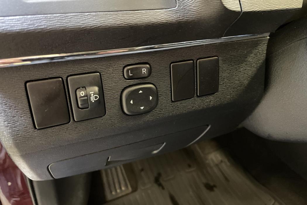 Toyota Avensis 2012