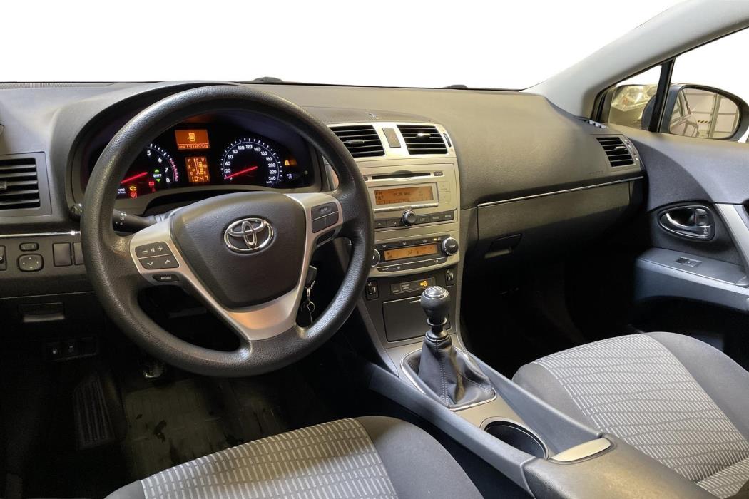 Toyota Avensis 2012