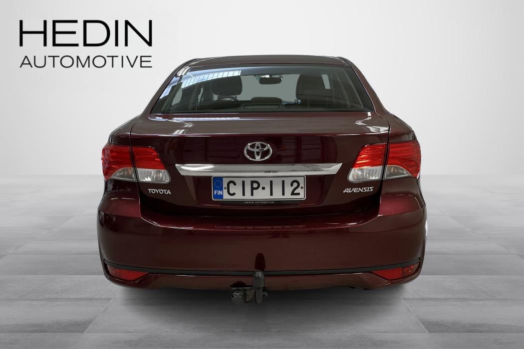 Toyota Avensis 2012