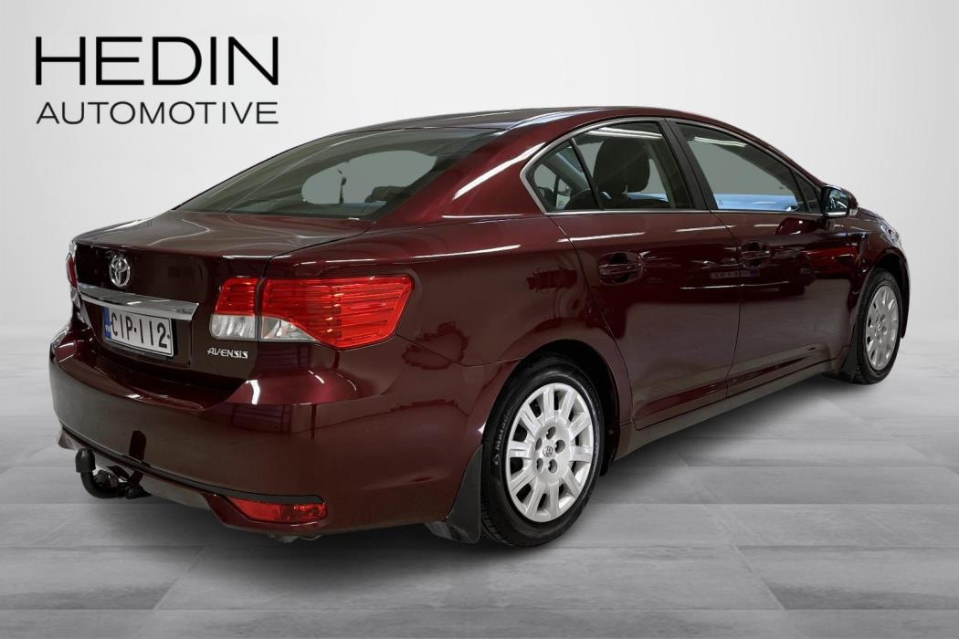 Toyota Avensis 2012