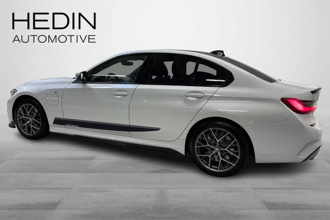 BMW 330 2020