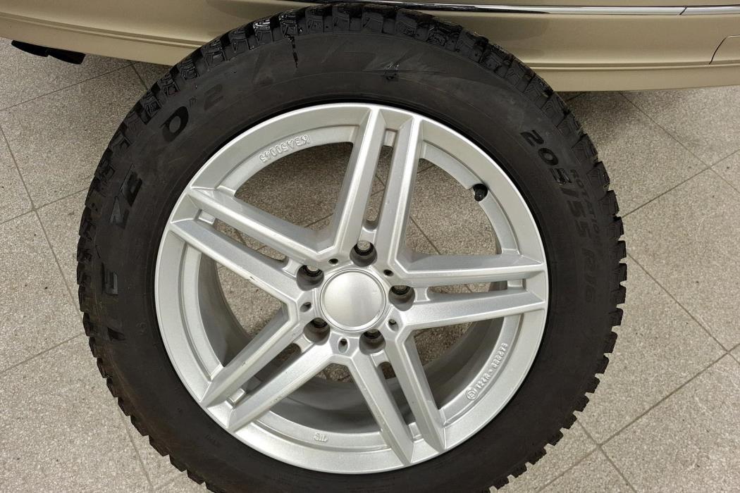 Mercedes-Benz C 2012
