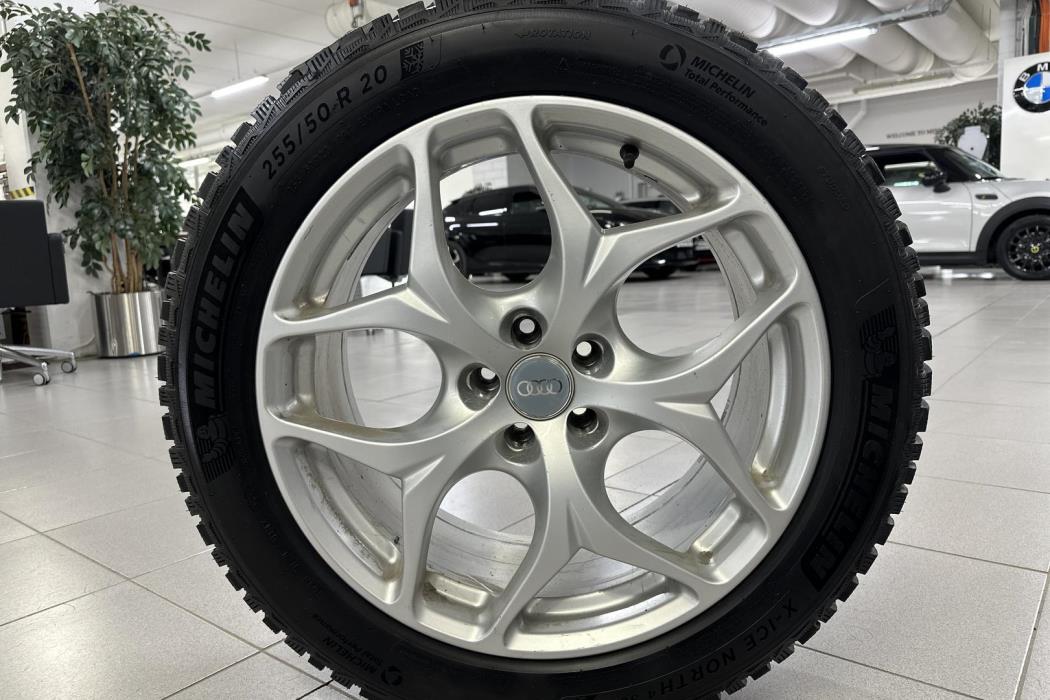 AUDI Q7 2015