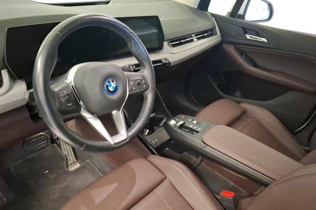 BMW 225 2023