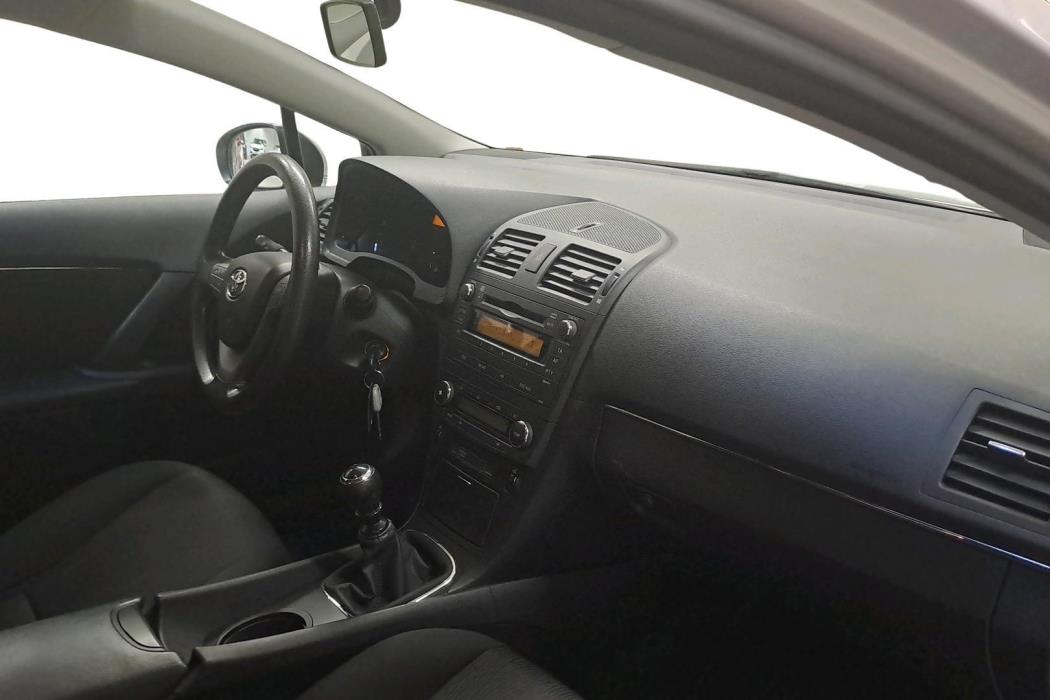 Toyota Avensis 2010