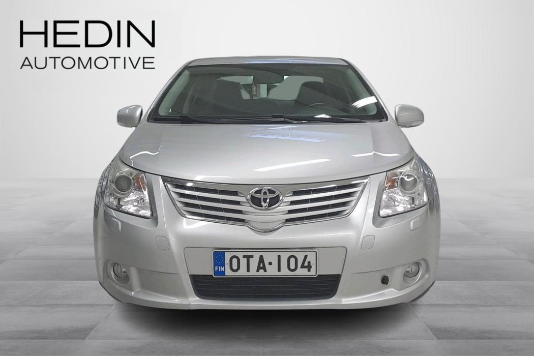 Toyota Avensis 2010
