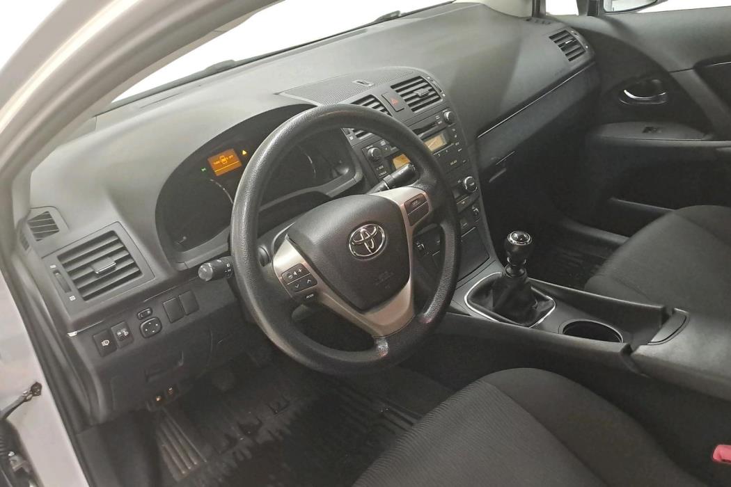 Toyota Avensis 2010