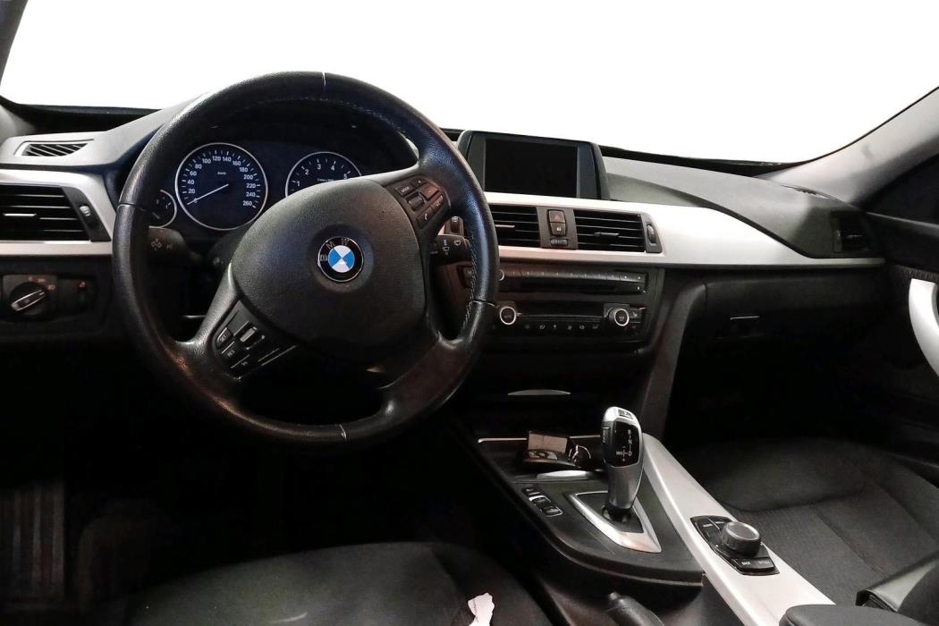 BMW 320 Gran Turismo 2014