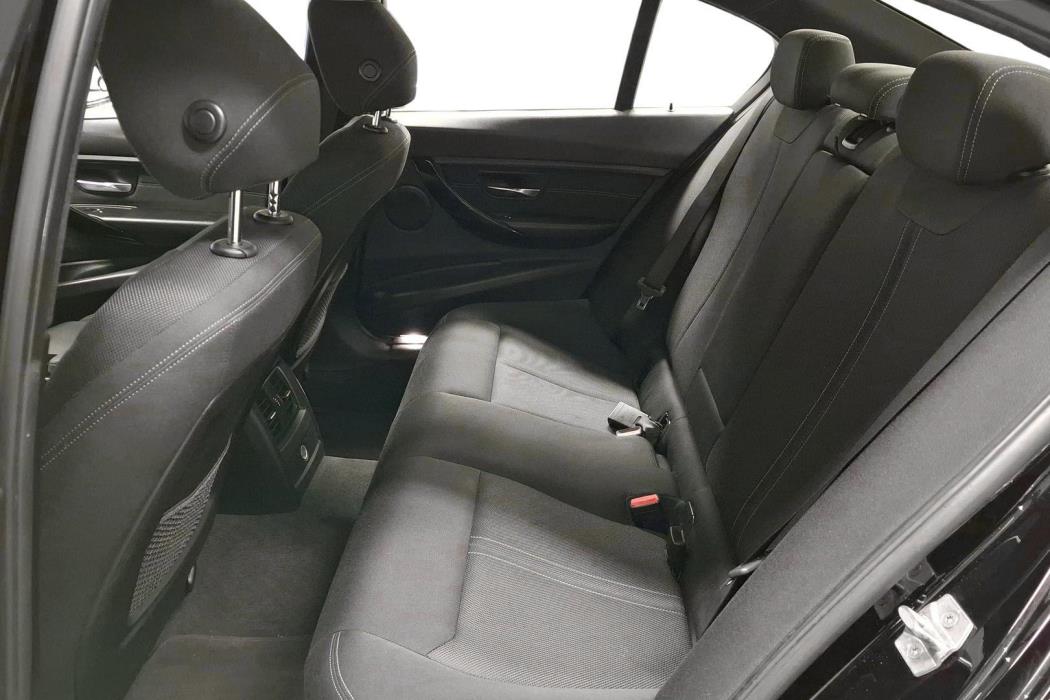 BMW 330 2016