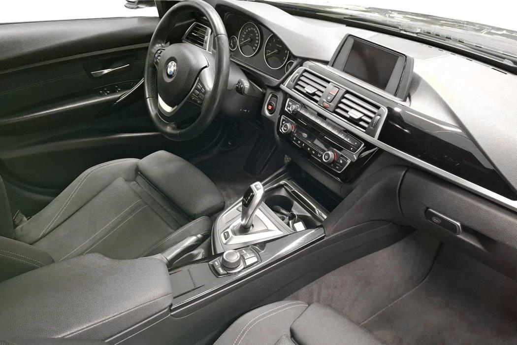 BMW 330 2016